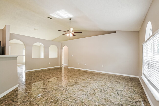 Foto del edificio - 1328 Dunbarton Ct
