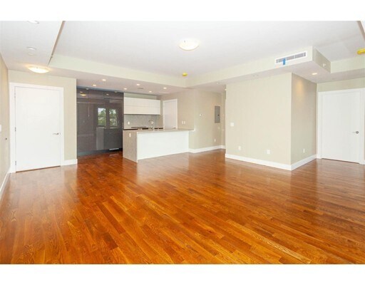 Foto principal - 906 E 2nd St