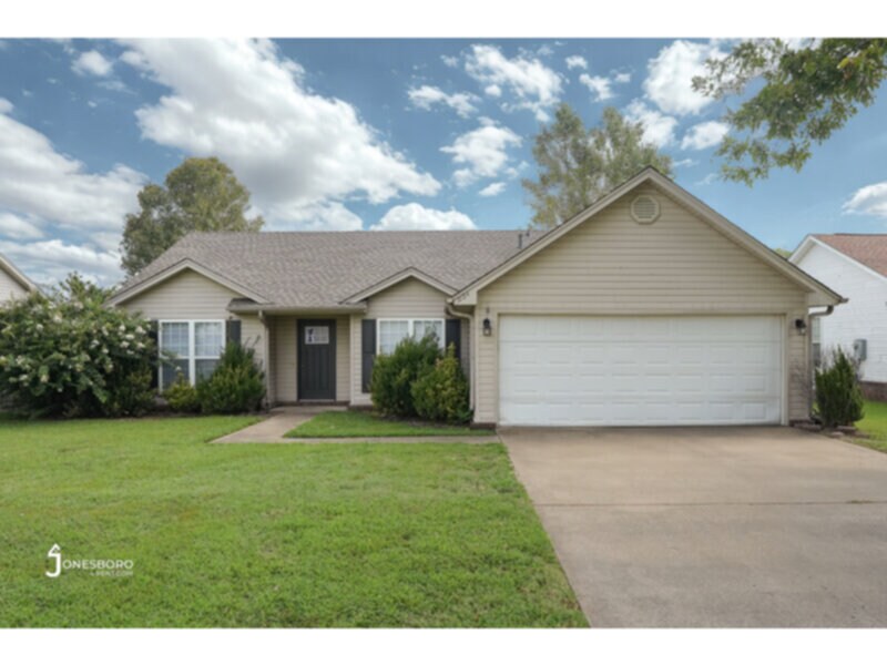 Primary Photo - HOUSE: Spacious 3 Bedroom Next to NEA Bapt...