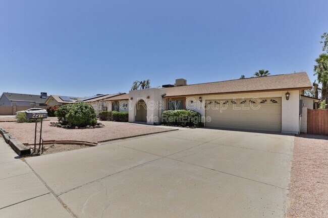 Building Photo - 4419 W Shaw Butte Dr