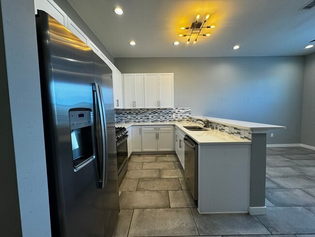 Foto del edificio - 844 Tijeras Ave NW