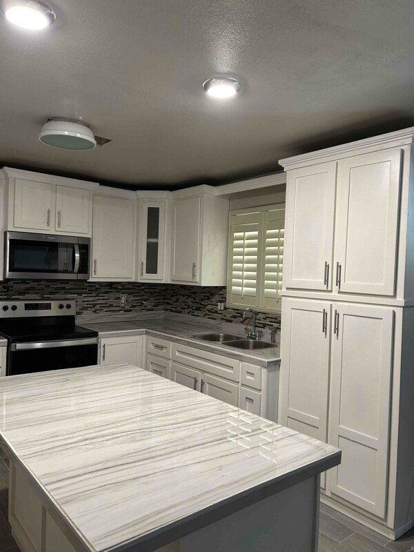 Foto del edificio - 4649 W 19th St