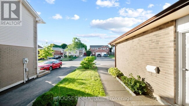 Building Photo - 1323 Sunningdale Ave