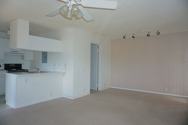 Foto del edificio - Palm Villas Studio with 1 parking & A/C