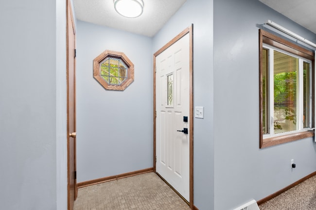 Building Photo - 4442 Vera Cruz Ave N