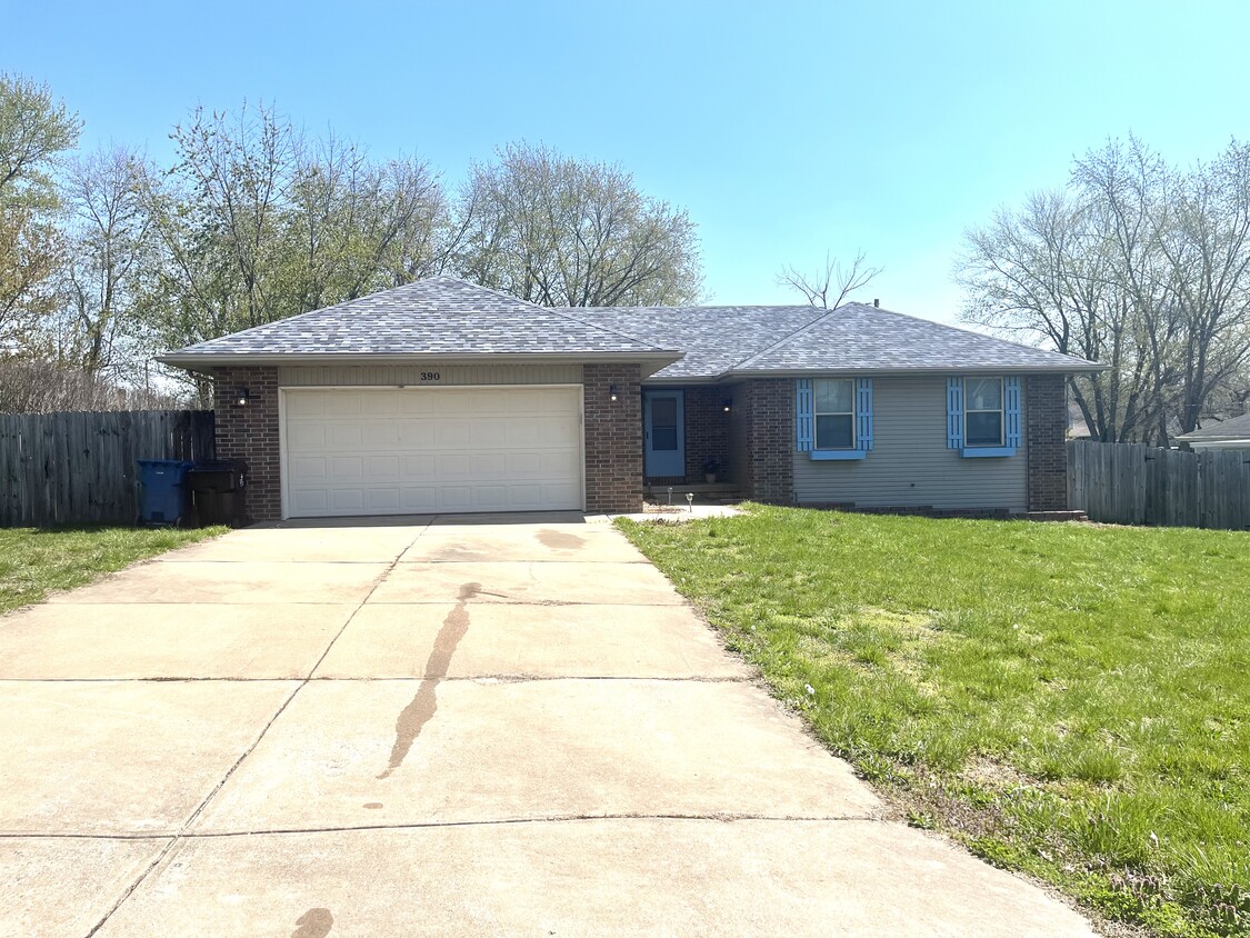 Primary Photo - 390 Brook Ave