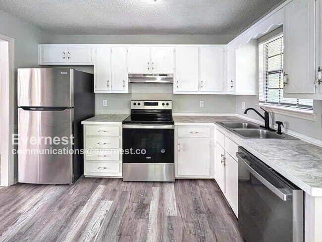 Foto del edificio - 5576 Dug Hollow Rd