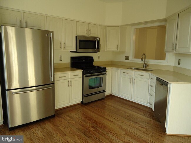 Building Photo - 14612 Creek Valley Ct