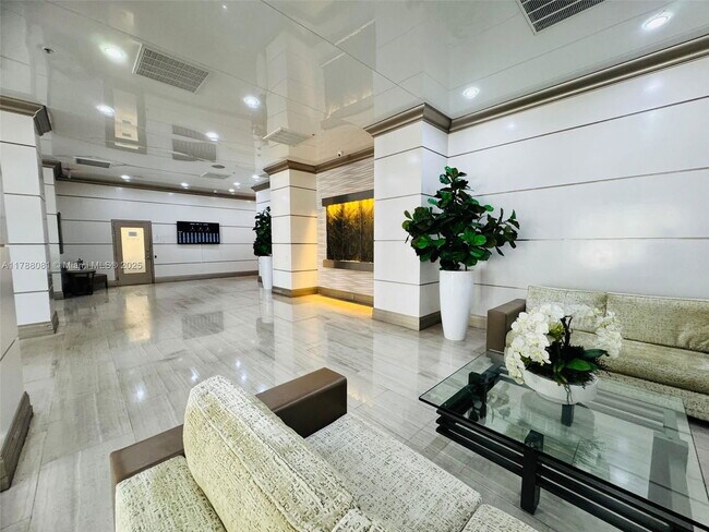 Foto del edificio - 19390 Collins Ave