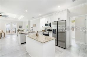 Foto del edificio - 6904 N Lynn Ave
