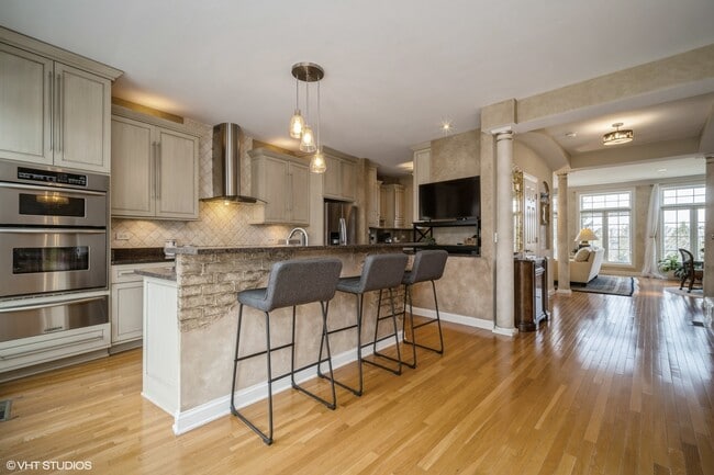 Building Photo - 2048 Valor Ct