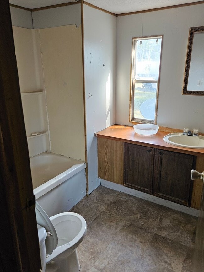 Building Photo - 2 bed 2 bath mobile home for rent $800