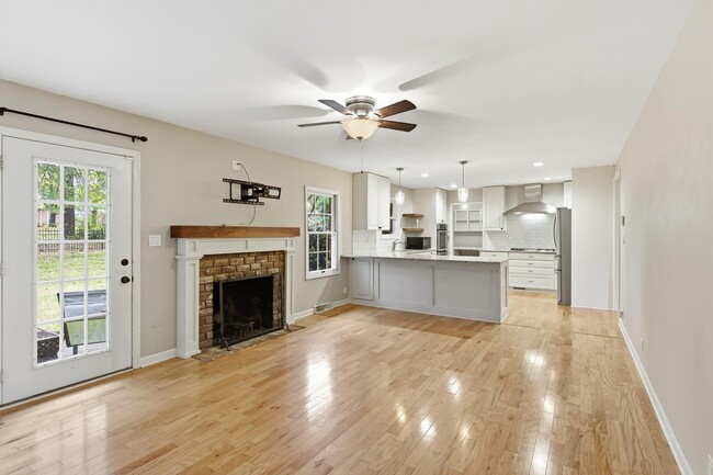 Foto del edificio - 1901 Scenic Dr