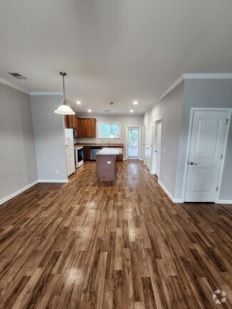 Building Photo - 104 Sonata Cir
