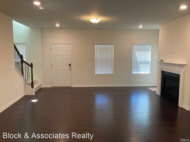 Foto del edificio - 3 br, 2.5 bath House - 810 Firebrick Drive