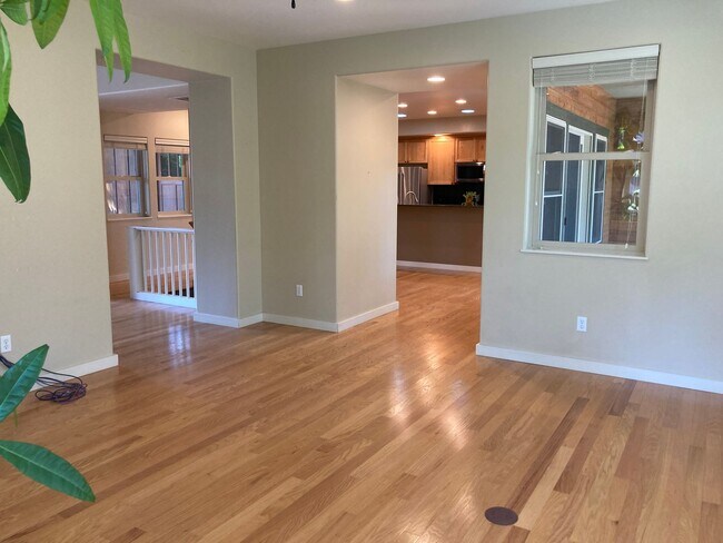 Foto del edificio - Custom home in the sought-after Edgemont H...