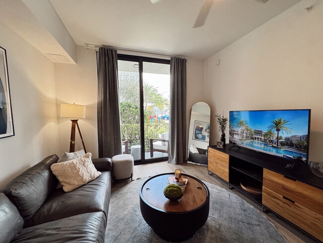 Building Photo - 7192 W 4th Ln