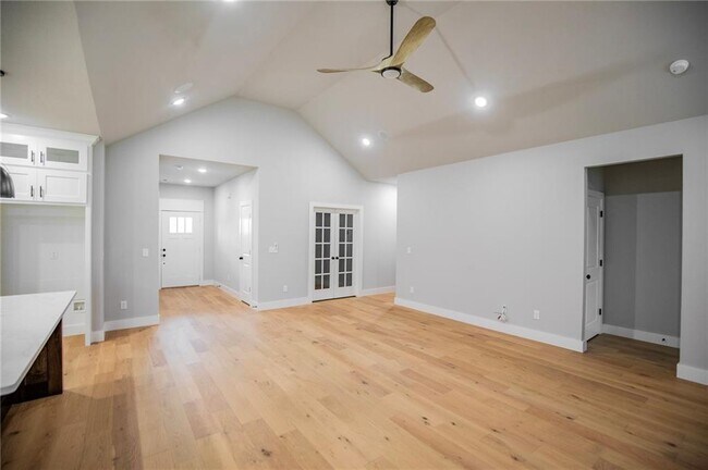 Foto del edificio - 7843 Range Ave