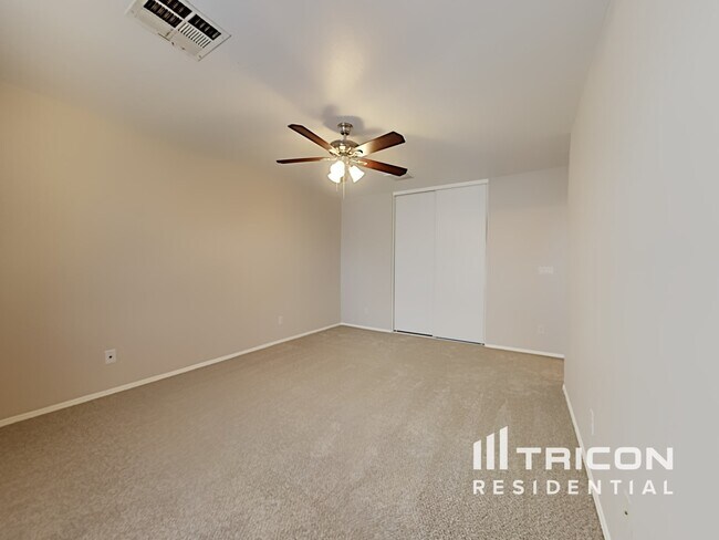 Foto del edificio - 22244 W Sonora St