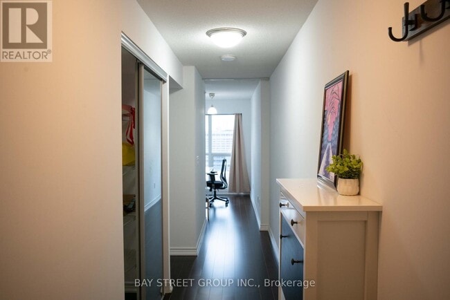 Photo du bâtiment - 386 Yonge St