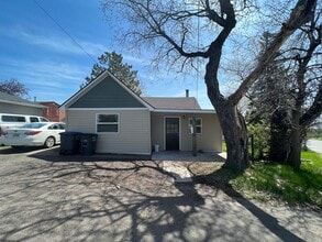 Building Photo - 922 Mesaba Ave