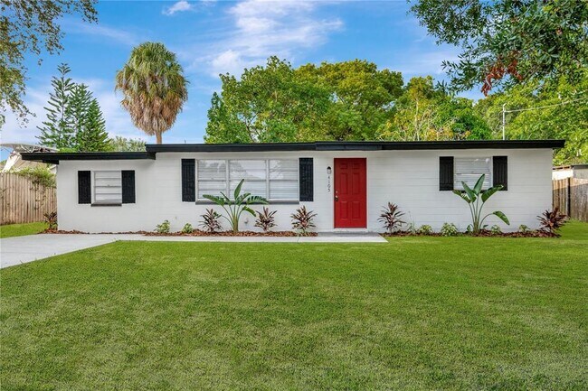 Building Photo - 4105 W Mango Ave
