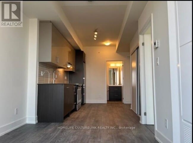 Photo du bâtiment - 180 Fairview Mall Dr