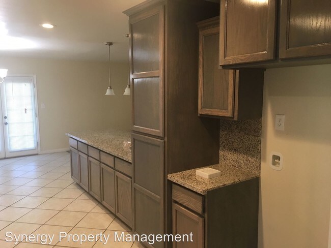 Building Photo - 1153 Panama Ln