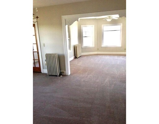 Building Photo - 6 Trottier St