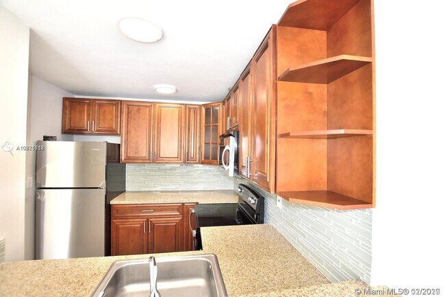 Foto del edificio - 482 NW 165th St