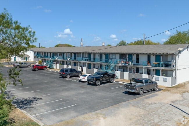 Building Photo - Sterling Oak Apartments
