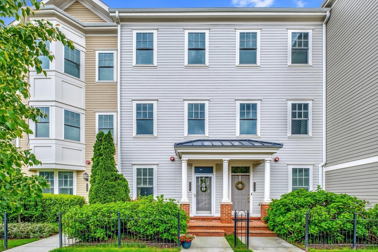 715 Annie Rose Ave, Alexandria, VA 22301 House for Rent in Alexandria