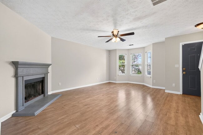 Building Photo - Beautiful 4 Bedroom Home for Rent in Chestnut Lake!