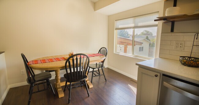 Foto del edificio - 1487 N Quincy Ave