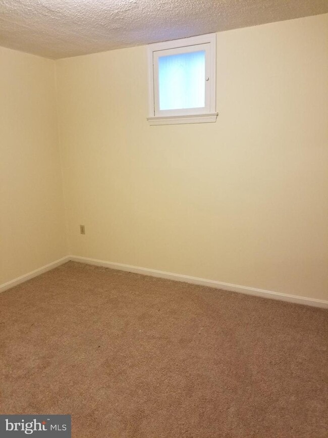 Building Photo - 13098 GINGER Ct