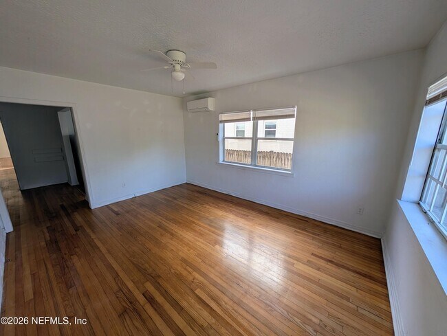 Foto del edificio - 2136 College St