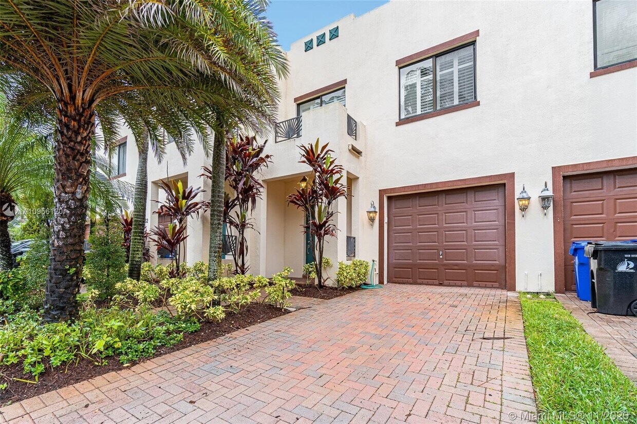 3234 SW 16th Terrace, Fort Lauderdale, FL 33315 Townhome Rentals in