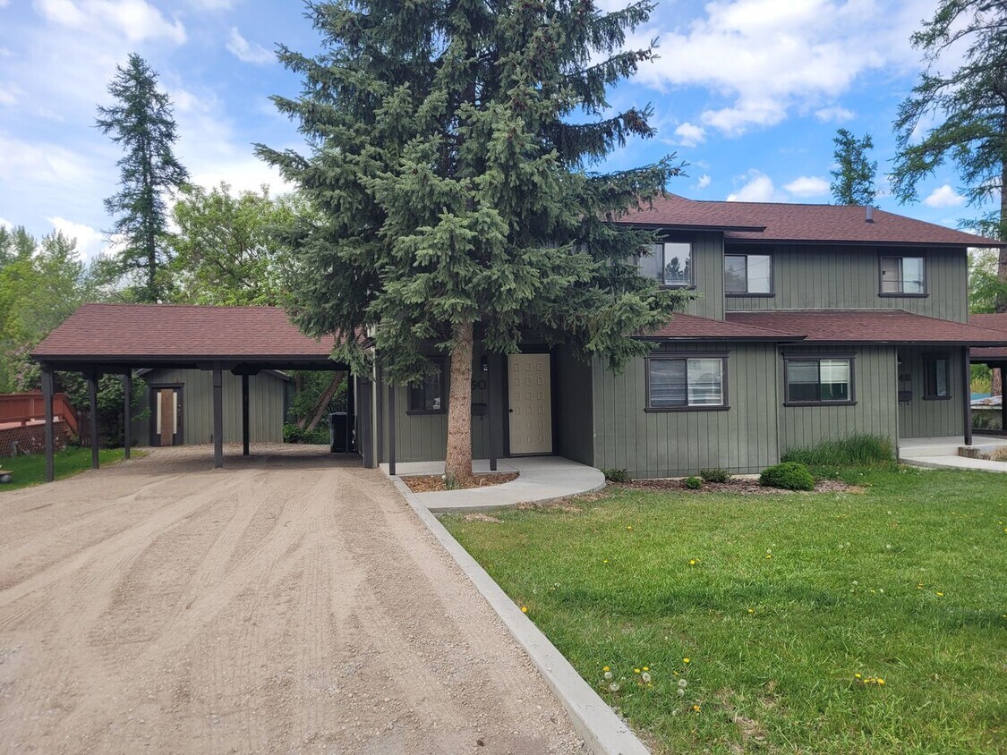 Primary Photo - 3 Bedroom Duplex on the River!