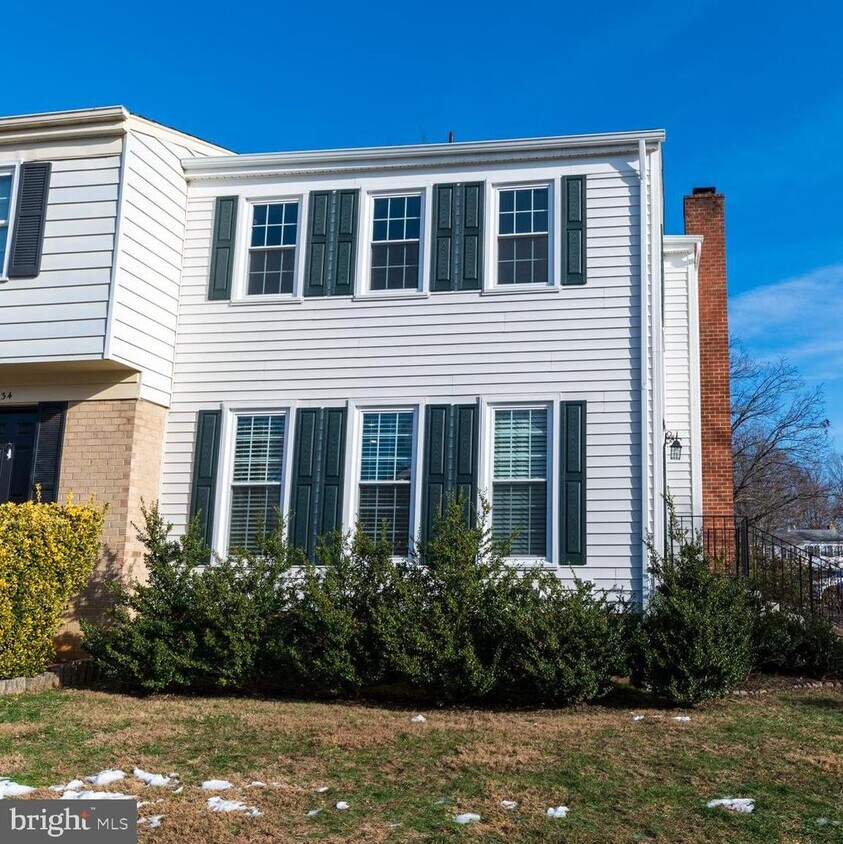 9932 Longford Ct, Vienna, VA 22181 Townhome Rentals in Vienna VA