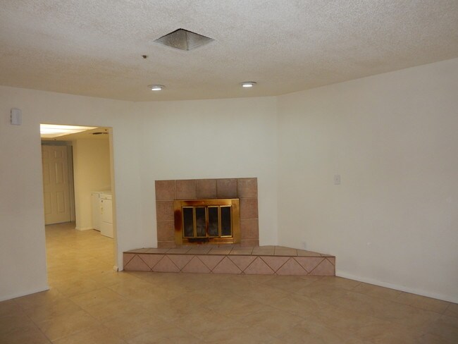 Building Photo - 7826 E Heatherbrae Ave