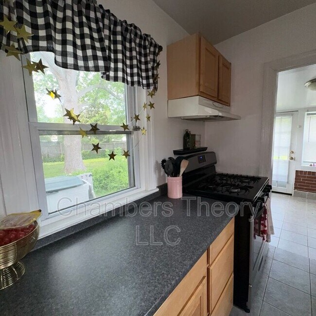 Foto del edificio - 817 N Jefferson St