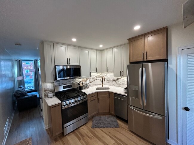 Foto del edificio - 114 N Collington Ave