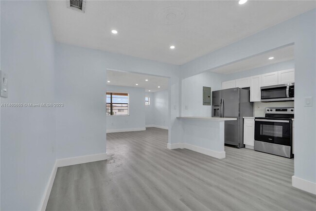 Foto del edificio - 8772 SW 27th St