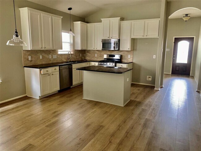 Foto del edificio - 6431 Applewood Forest Dr