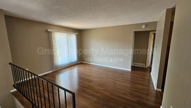 Foto del edificio - 3234 S Dudley St