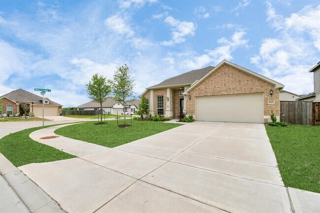 Foto del edificio - 4405 Jessamine Creek Trl