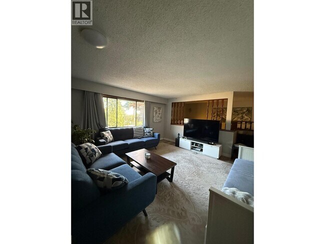 Photo du bâtiment - 2205 Ninth Ave