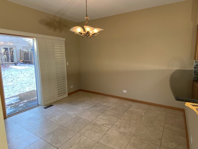 Building Photo - 859 Asbury Dr