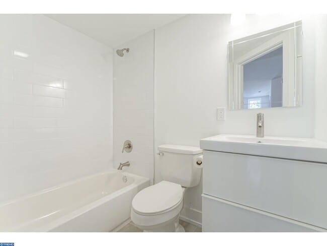 Bathroom 2 - 2108 W Master St