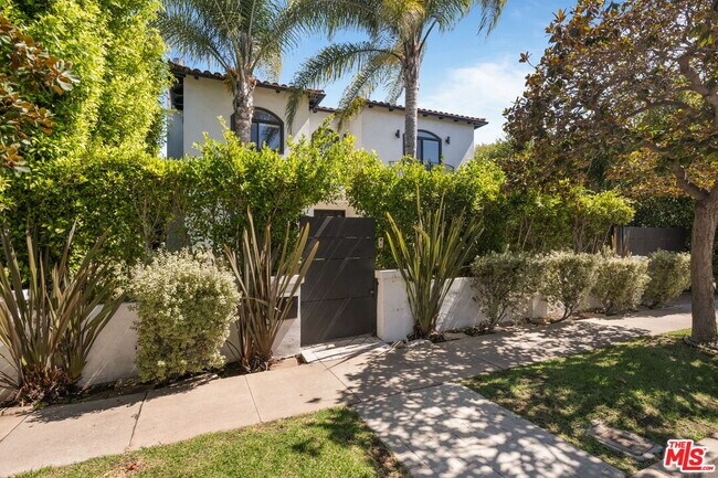 Foto del edificio - 2056 Kerwood Ave
